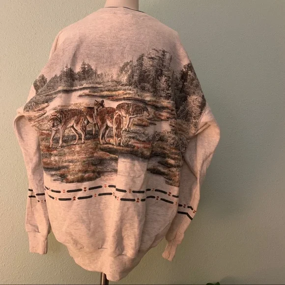 🐺 Art Unlimited Wolf Sweatshirt 🐺 - Picture 4 of 9